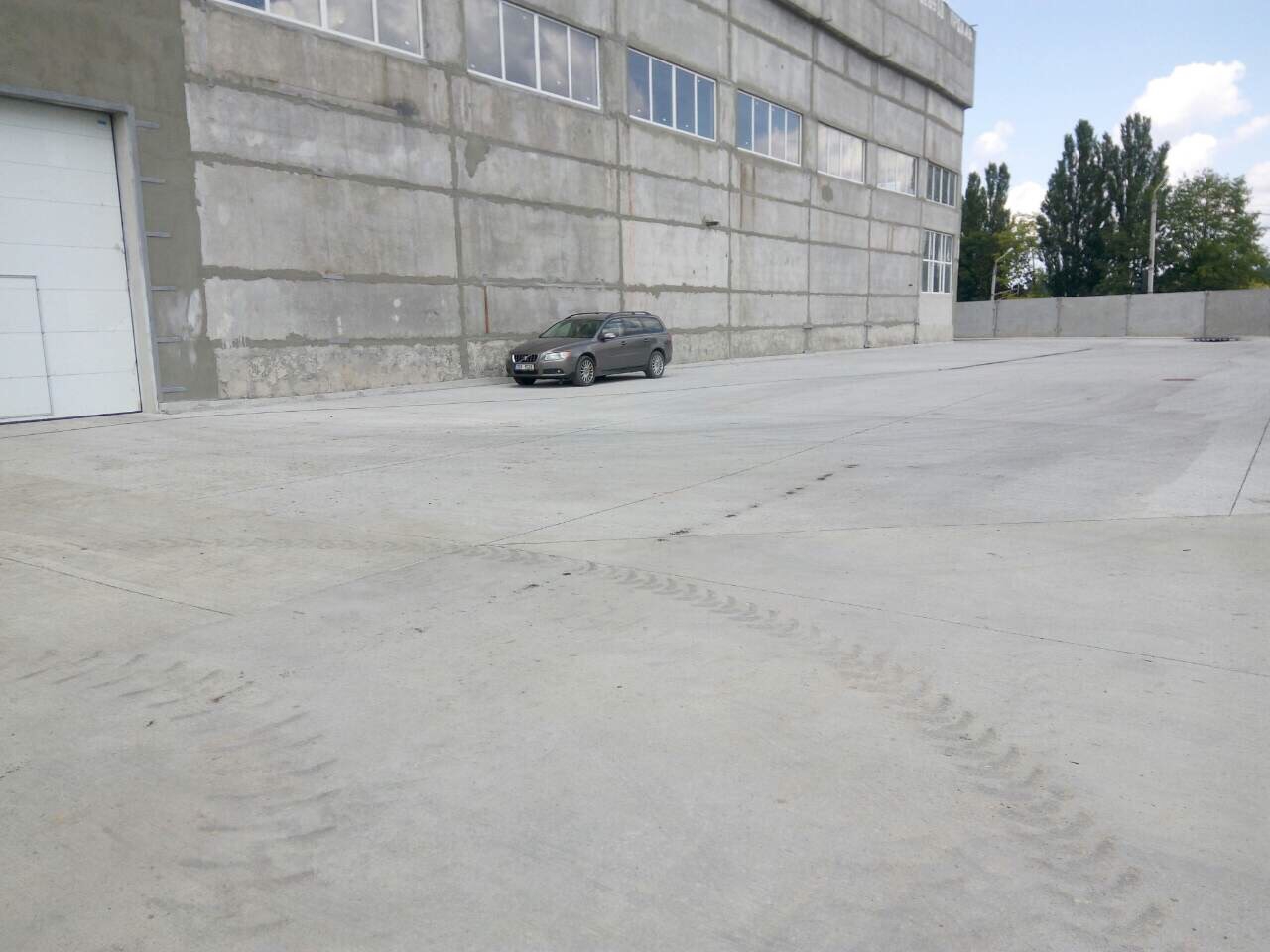 Бетонні майданчики і дороги